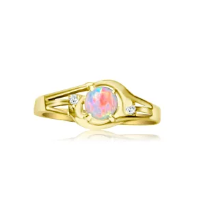 18kt Yellow Gold Crystal light Opal and diamond ring