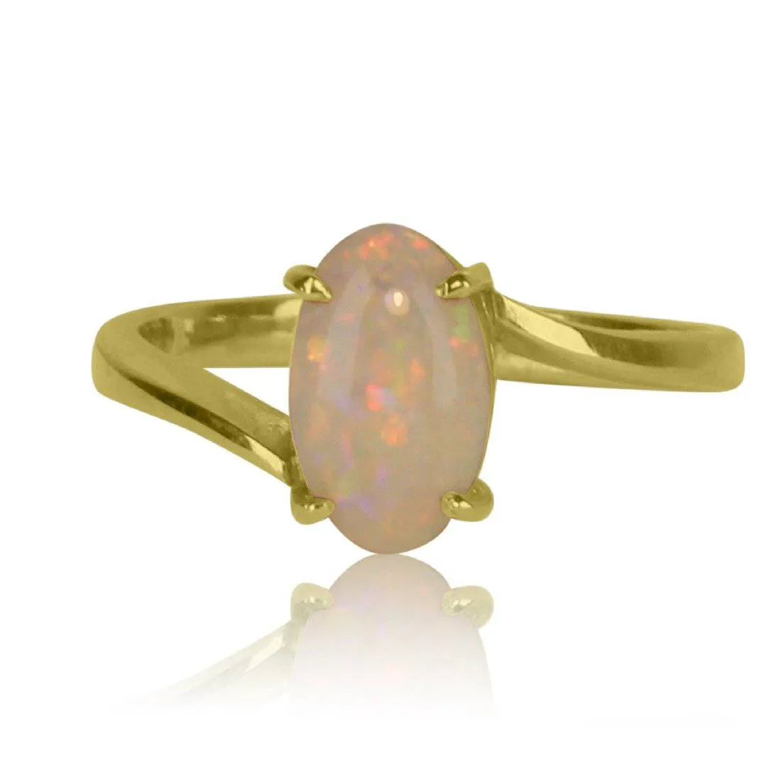 18kt Yellow Gold White Opal ring