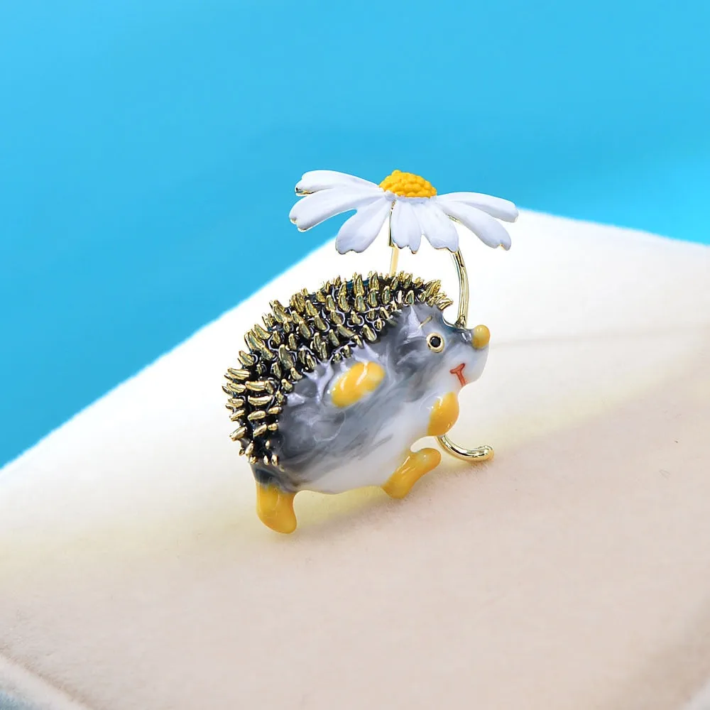 CINDY XIANG Cute Hedgehog Brooch Fashion Daisy Brooches For Women Animal Jewelry Funny Winter Design High Quality