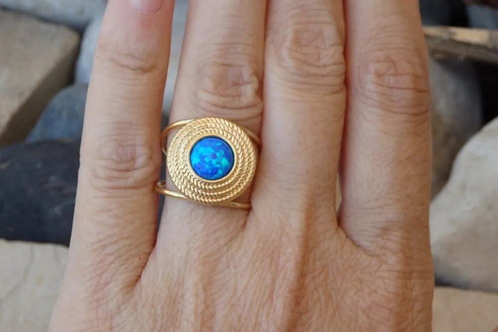 Circular opal Ring