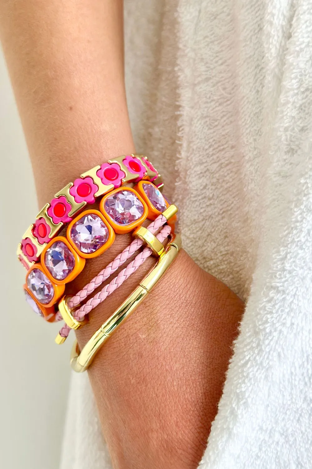 Daisy chain bracelet - Gold/HotPink/Cherry