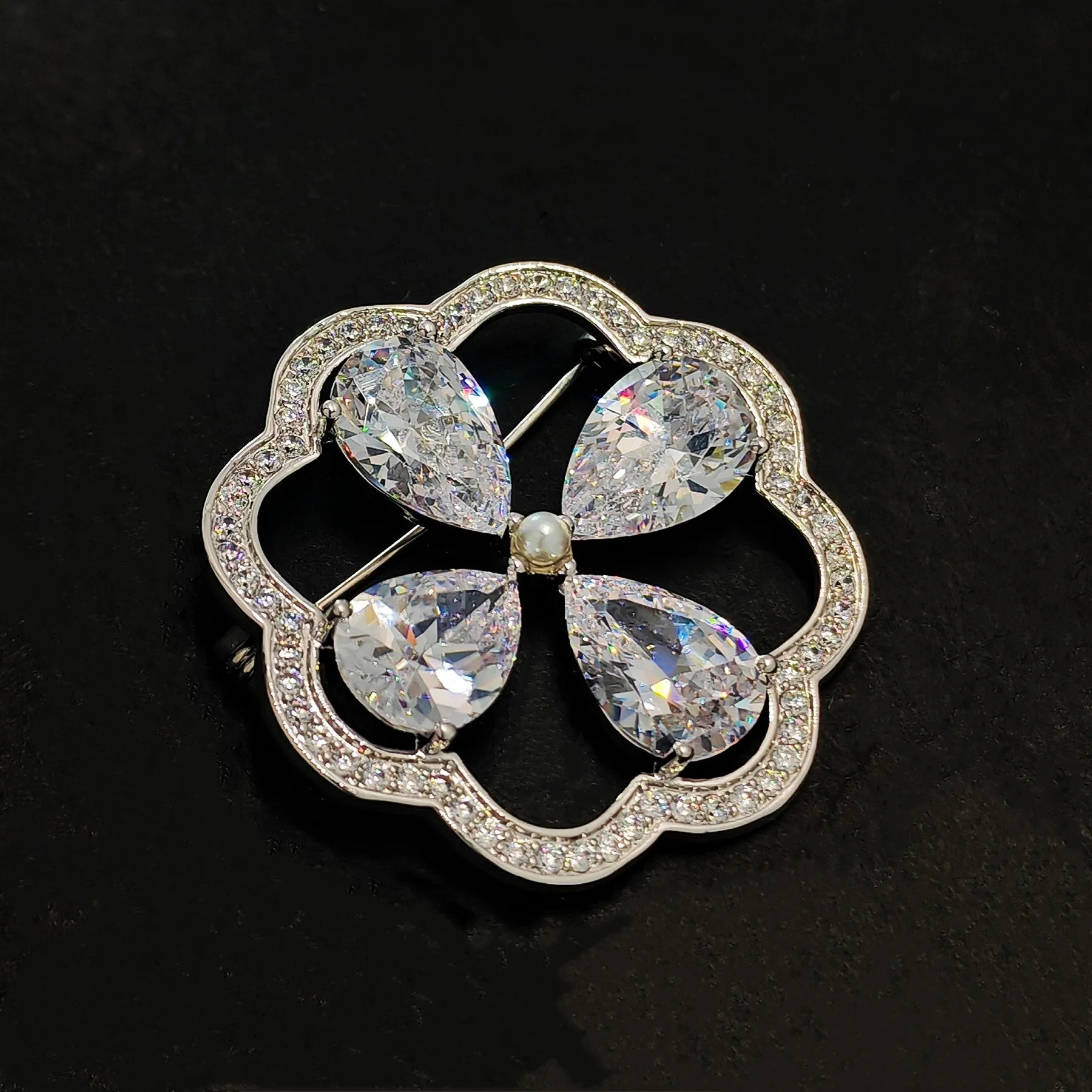 Impressive Opens CZ Circlet Blooming 4-Petal Flower Brooches Pins