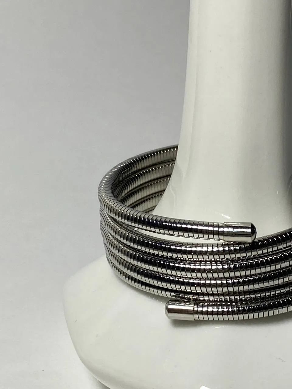 Metallic winding bracelet