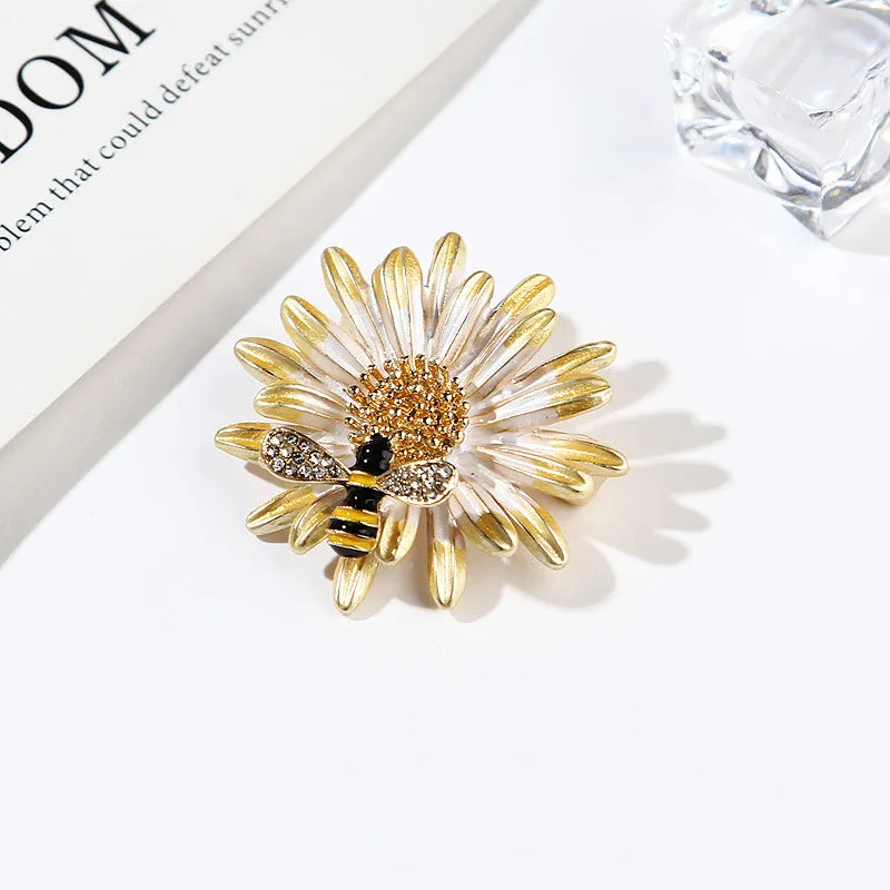 SB341 - Drip Oil Enamel Alloy Bee Daisy Brooch