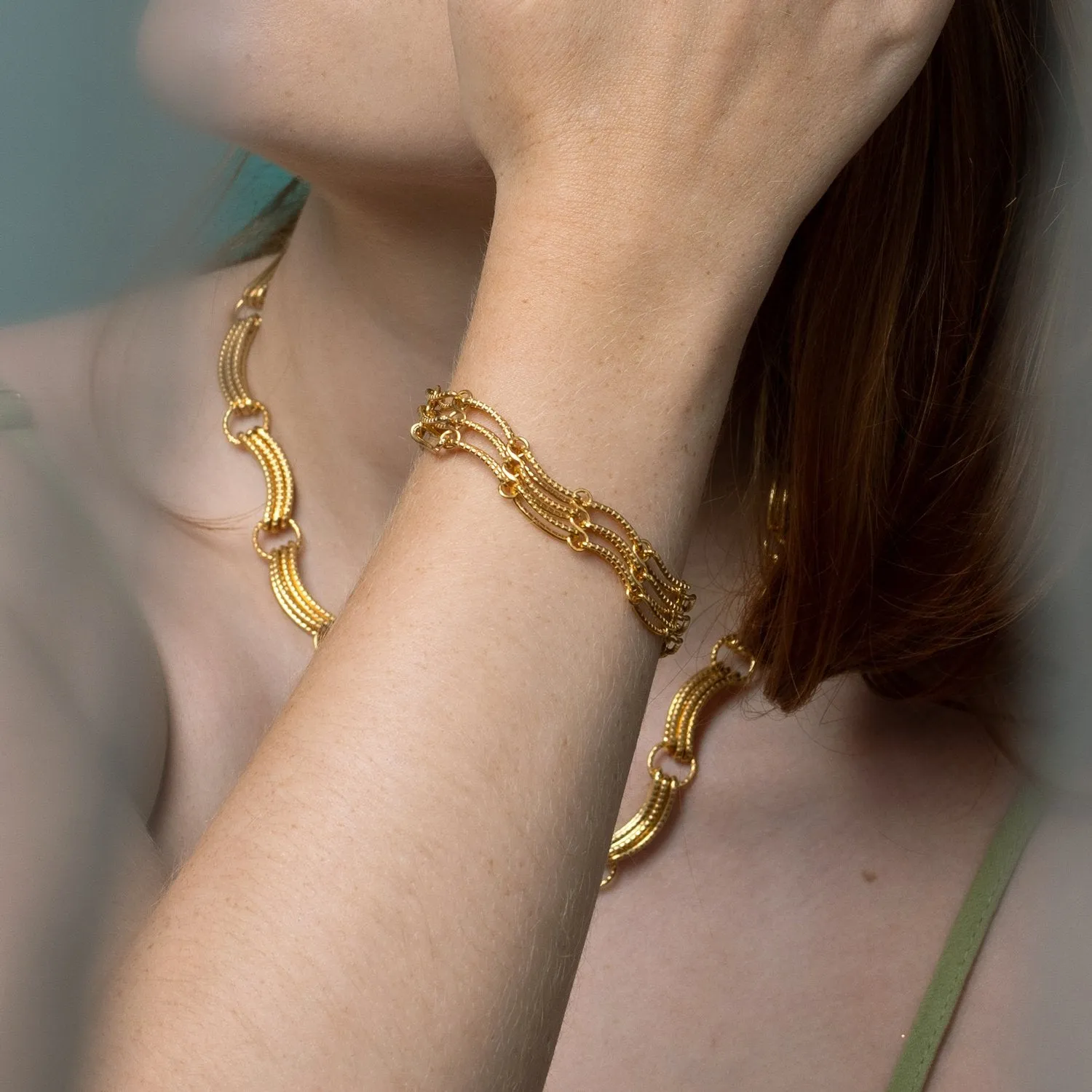 Serpentine Wiggle Bracelet - Gold